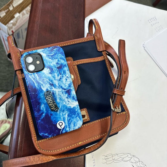 Dooney & Bourke - Picture 4 of 6